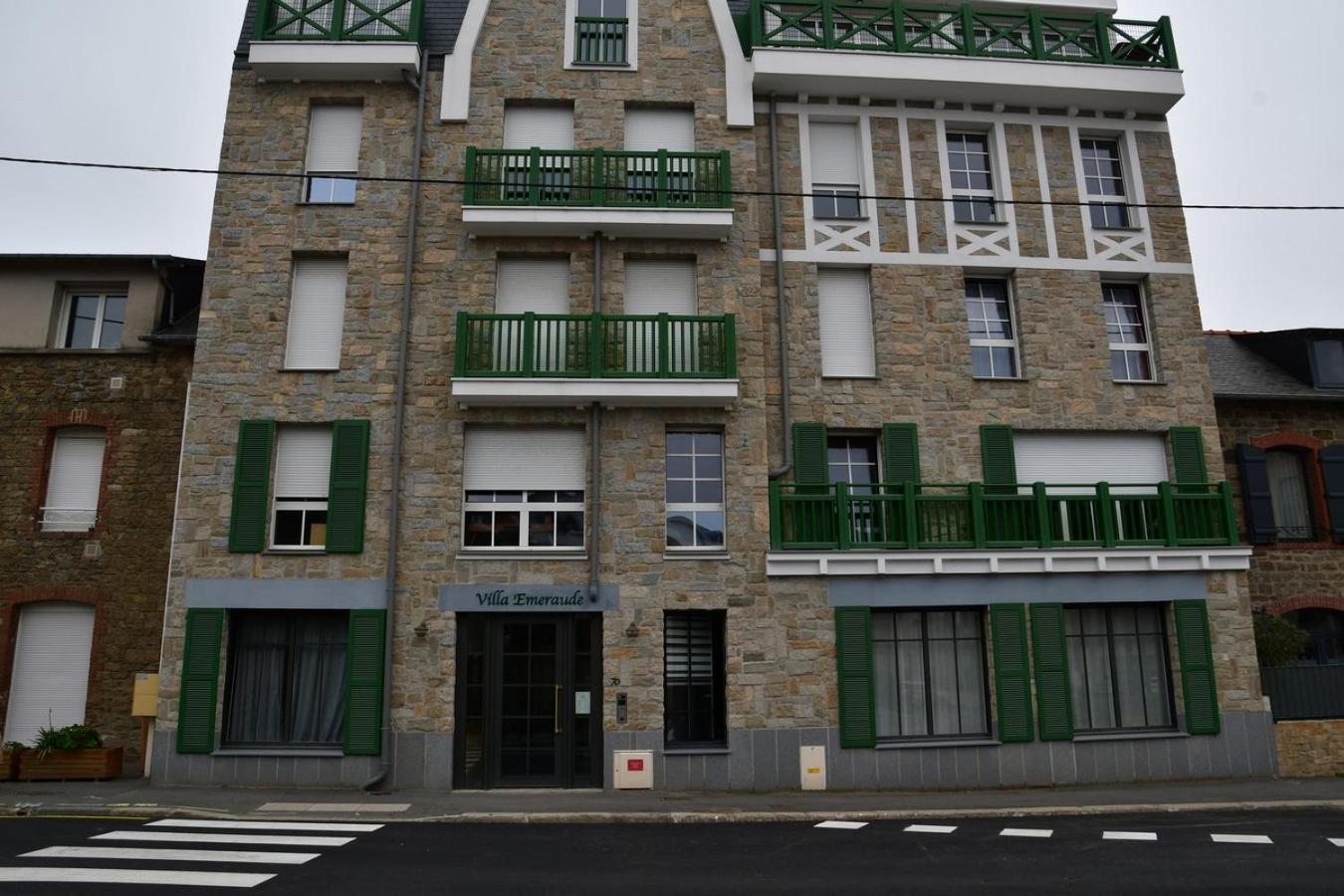 Studio Neuf A Louer A Dinard 3 Nuits Minimum Exterior foto